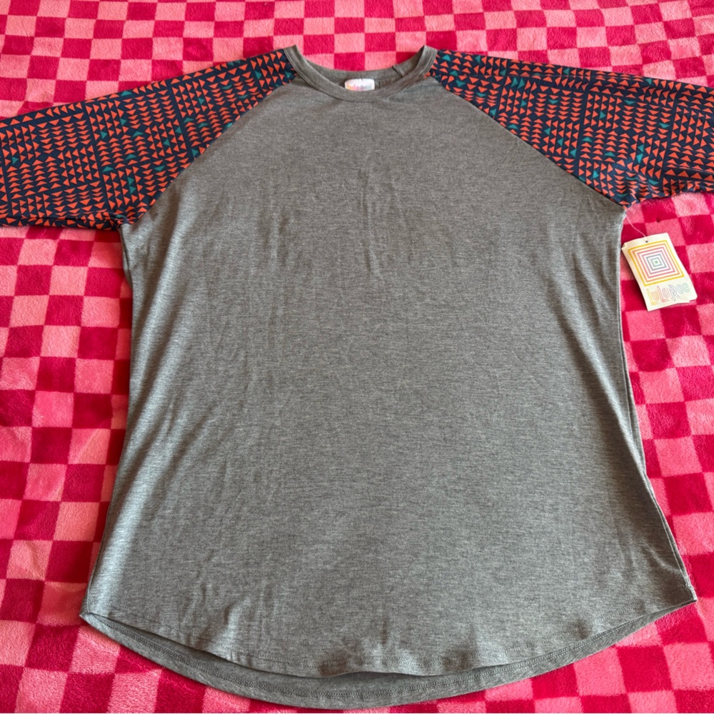 Gray and Red Arrow Pattern LulaRoe Randy Top - Picture 7 of 10